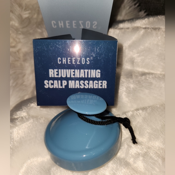 Cheezos Rejuvenating Scalp Massager - Picture 3 of 3